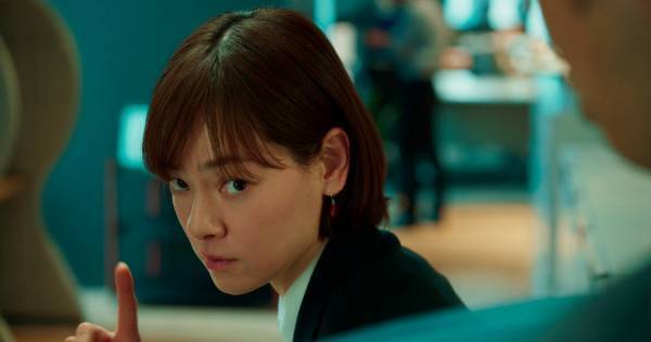 市川実日子“Canonさん”が課題を解決! チャーミングな一面にも注目