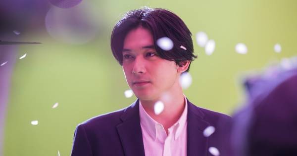 吉沢亮、新CMで華麗なアクション披露　監督うっとり「かっこいいな(笑)」