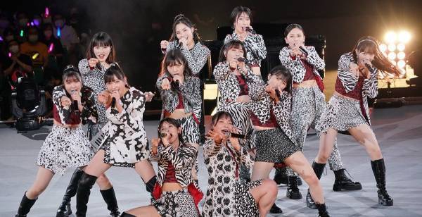 BEYOOOOONDS、初の単独武道館公演「ずっと目を離さないで応援して」