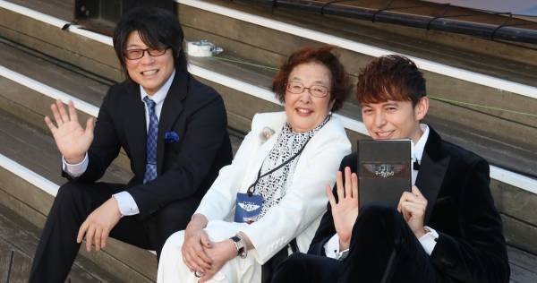 トム・クルーズ来日、見守る戸田奈津子氏「元気ですよ」 森川智之の姿も