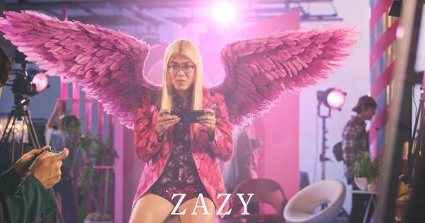ZAZY、TVCM初出演! 役作りは「していない」「いつもどおりのZAZYで」