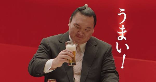 白鵬翔、こだわりの注ぎ方に満足げな表情「こんなもんでしょう!」