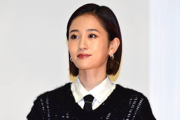 前田敦子、“世界レベル”と絶賛されるも天然話に会場驚き「石が自然のものだとは…」