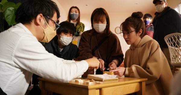 高梨臨、「マスカラまつげ」小野田玄監督は「明確なビジョンを持ってる方」