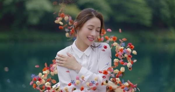 石原さとみ、出産後初のCM「どれが使われるのか楽しみ」　湖上でうっとり