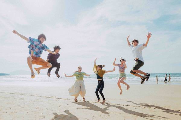 橋本環奈、3階からワイヤーも「肝が据わってる」青春＆ホラーのギャップメイキング