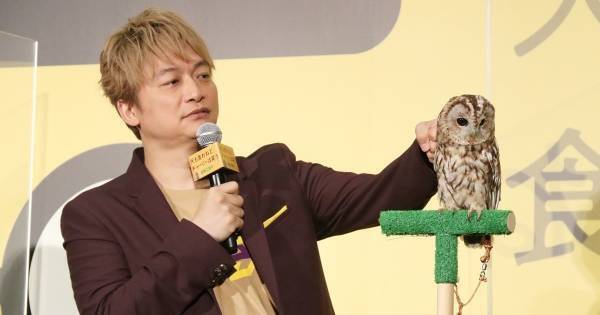 香取慎吾、共演したフクロウ“チャーリー”に初タッチ「すごいふわふわしている」