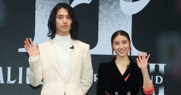 土屋太鳳、山下智久のトレーニング器具で筋トレ　『今際の国のアリス』で肉体美披露