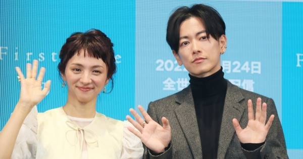 満島ひかり、佐藤健は現場入り時「ほぼ寝ている」 気の抜けた姿にキュン