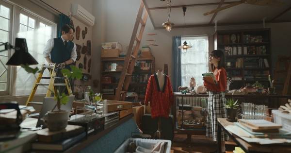 日向坂46小坂菜緒、CM初共演の阿部サダヲに関西弁でツッコミ「全力や…」