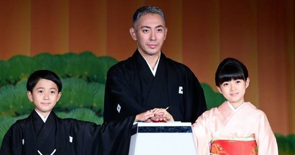 市川海老蔵、團十郎襲名控えぼたん＆勸玄から激励「頑張って乗り越えて」