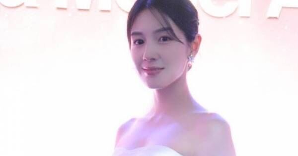 桜庭ななみ、アジアスター賞を受賞「光栄」　美脚際立つ純白ドレスで登場