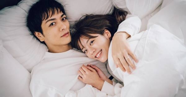 貴島明日香、“夫”久保田悠来の腕枕ハグ&キスに照れ「恥ずかしかった」