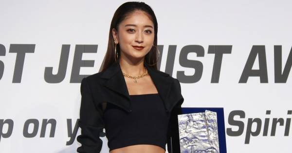 みちょぱ、念願のベストジーニスト受賞に喜び　夫・大倉士門も祝福「よかったね」