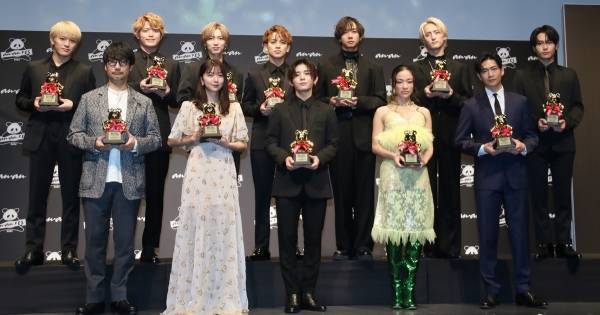 山田涼介「Travis Japanには負けません(笑)」 そろって授賞式登壇　松下洸平との再共演も希望