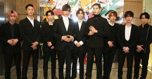 Snow Man、ティファニーのツリー点灯に大喜び「めちゃくちゃきれい」