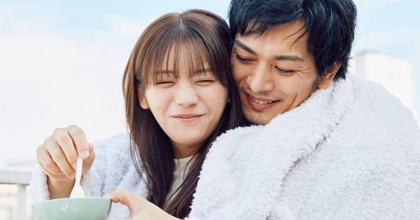 久保田悠来、貴島明日香と二人羽織で超密着　“不意打ち”間接キスに照れ