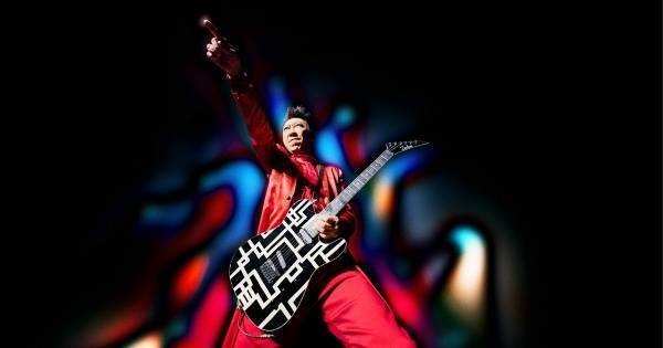 布袋寅泰40周年のフィナーレを飾る大みそかライブ、dTVで独占生配信が決定