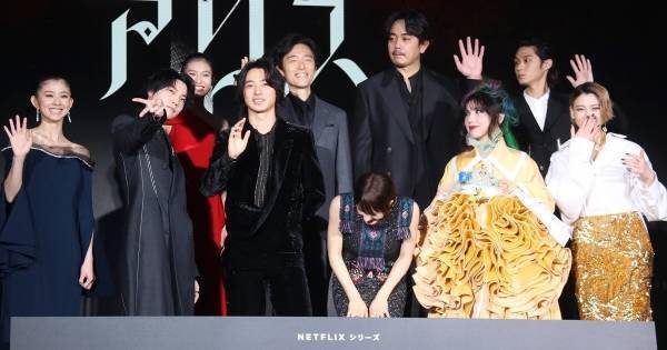 土屋太鳳、桜田通のギャルピースに爆笑　山崎賢人らも続き「かわいすぎ」と反響