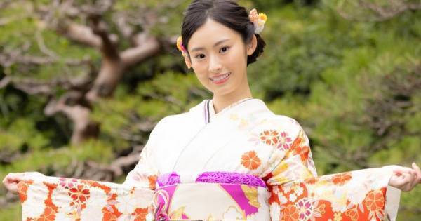 井本彩花、『仮面ライダーリバイス』イベントで涙…「ファンの皆様の応援が励みに」