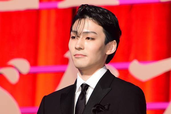 市川染五郎、木村拓哉に押し倒されるシーンで「炎が見えた」つながりを感じさせる2人に