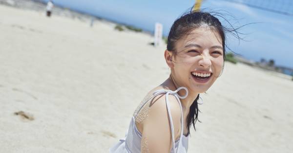 出口夏希、1st写真集で美脚すらり「20歳という大切なタイミングで」