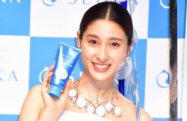 土屋太鳳、SENKAの新ミューズ就任に「楽しく責任感を持って務めたい!」