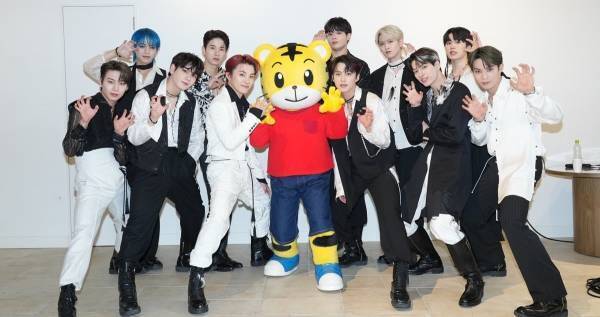 JO1白岩瑠姫、しまじろうとの初対面に喜び「やっと会えた」 川西拓実は笑顔でハグ