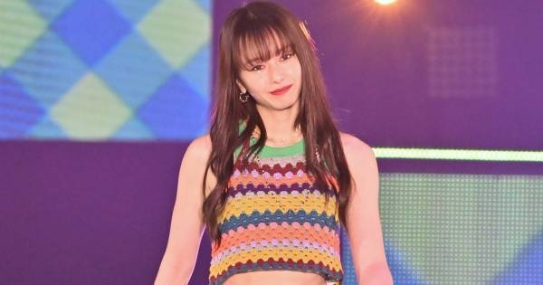 山本舞香、引き締まった美ウエスト披露　カラフル衣装で華やかに