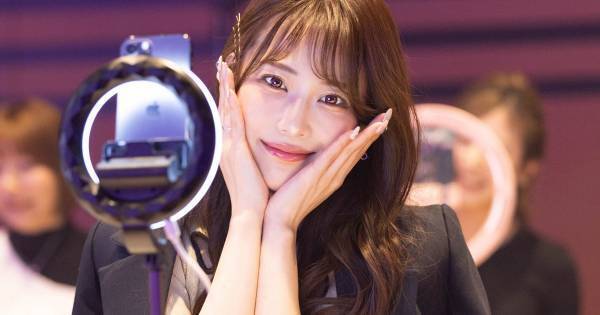 女性ライバー40名が配信バトル!　華やかなランウェイウォークも