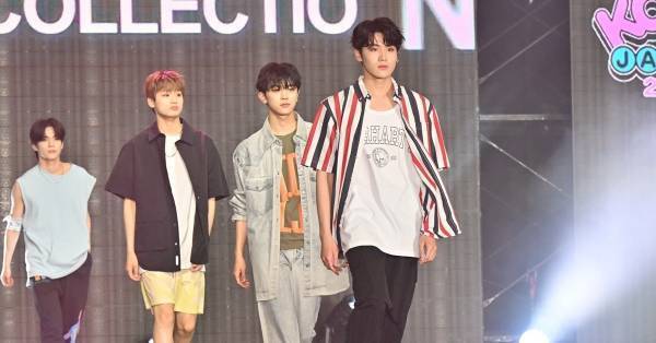 DXTEEN、「KCON×TGC」でランウェイ　思い思いのポーズで盛り上げる