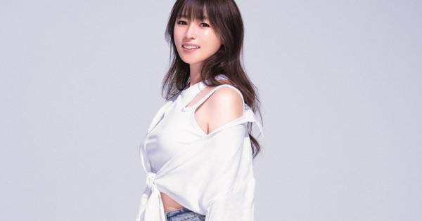 深田恭子、“腹チラ”カットでヘルシー美ボディ披露　美の秘訣も明かす