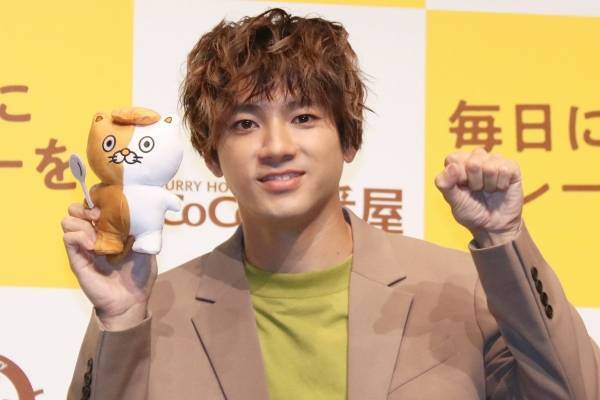 山田裕貴、“ココイチ愛”爆発に会場笑い「僕、熱すぎます!?」 ネコイチを手に猫ポーズも