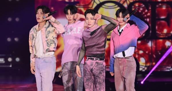 AB6IX、関コレでパフォーマンス! ドームでのライブに感激「みなさんのおかげ」