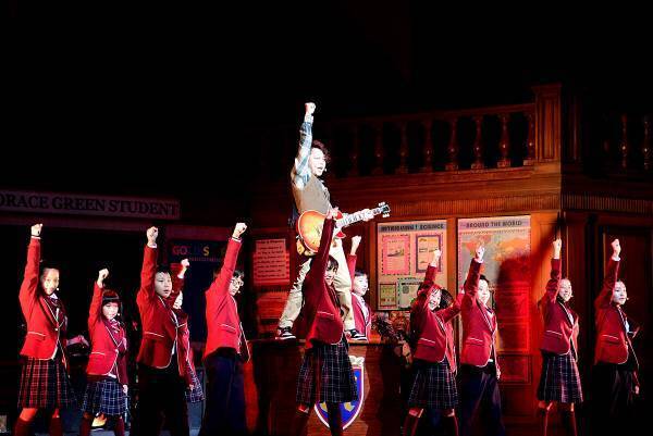 西川貴教、稽古中の号泣を柿澤勇人が暴露　子供達のパワー爆発『スクールオブロック』