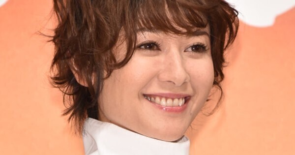 真木よう子、事実婚を発表「契約云々は面倒なので…」　指輪写真をSNSに投稿