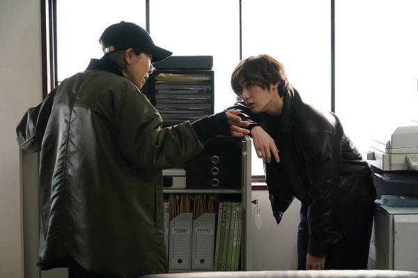 山田涼介、サイコパス役も安藤サクラの前で見せる「可愛い弟」の顔『BAD LANDS』場面写真