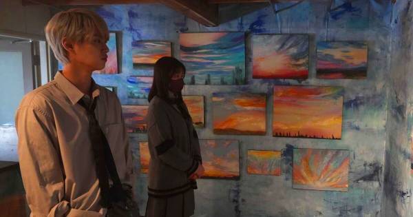 久間田琳加(茜)、白岩瑠姫(青磁)の絵に心をつかまれた瞬間　『夜きみ』場面写真