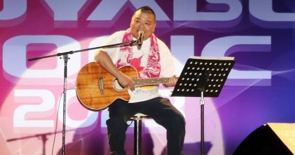 川畑泰史、コヤソニで2曲熱唱　シークレットゲスト扱いされ会場沸く中登場「本当にすみません」