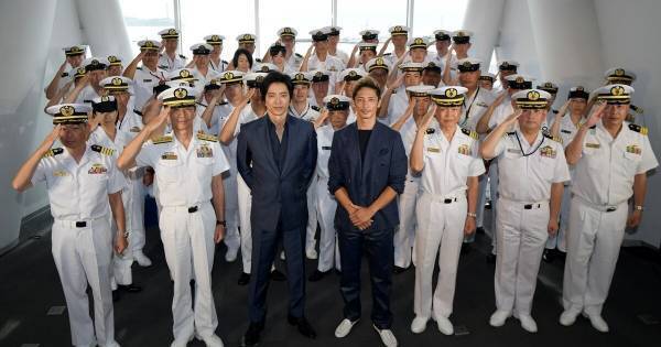 大沢たかお&玉木宏、広島・呉で自衛官50人を前にトーク　“黄色い声援”なしも「納得」