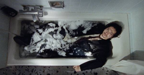 King Gnu 常田大希、新CMでプライベートを隠し撮り? 新曲「2ΜΟЯΟ」も初披露