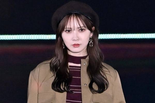 日向坂46加藤史帆、ショーパン×ブーツで美脚披露し会場釘付け