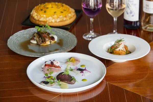 稲垣吾郎ディレクション「BISTRO J_O」4周年記念メニュー登場　パープルカラーのドリンクも