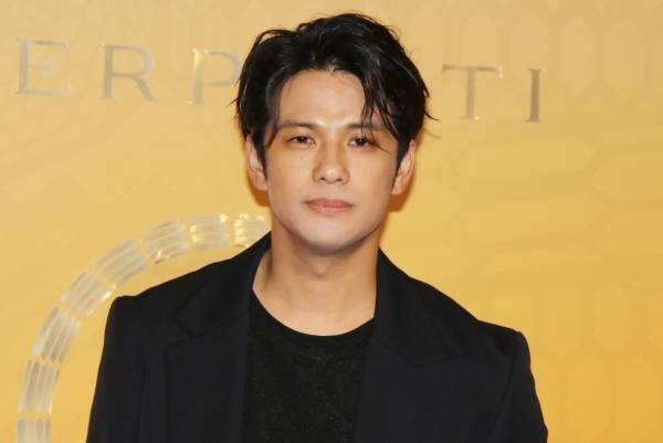 『どうする家康』徳川秀忠役で注目の森崎ウィン、ブラックコーデでクールに