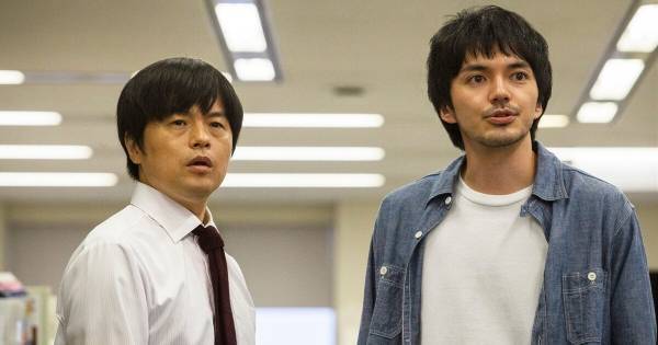 林遣都、バカリズムの胸ぐらつかみ激昂「おい!」　『隣人X』本編映像