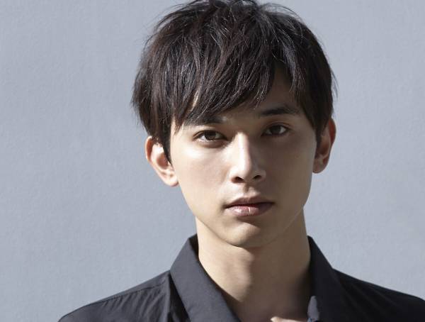 吉沢亮、耳のきこえない両親の元で育った息子役　映画『ぼくが生きてる、ふたつの世界』主演