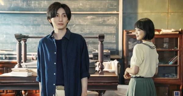 京本大我、ピアノの音色に誘われ古川琴音と運命的な出会い　『言えない秘密』場面写真