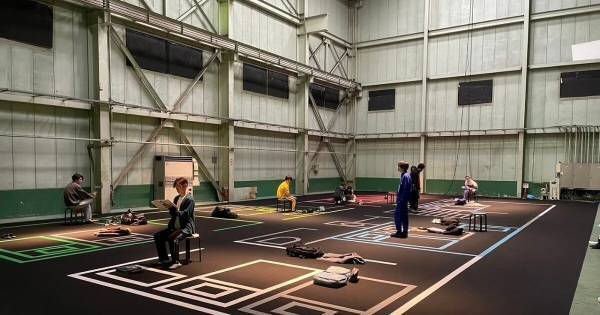 重岡大毅・間宮祥太朗らに不穏な空気が漂う…『閉ざ雪』本編映像&俯瞰シーン裏側