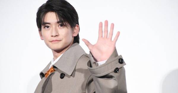 高橋文哉、去り際にファンサ連発　「俳優で大金を稼ぎます! 」宣言も