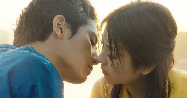 山田涼介、浜辺美波&野村周平の連弾を見つめ切ない表情　『サイレントラブ』本編映像